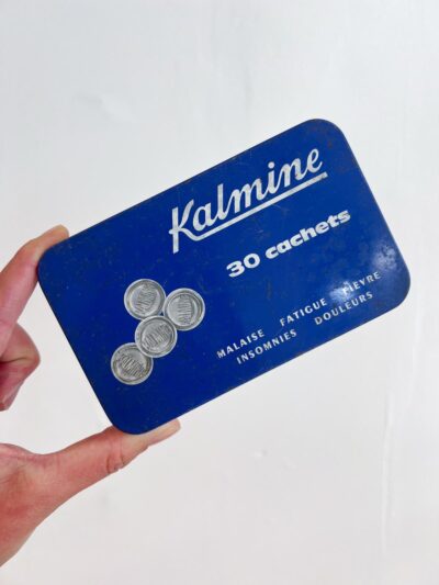 Boîte métallique vintage