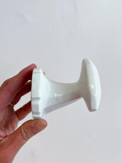 Patère en porcelaine
