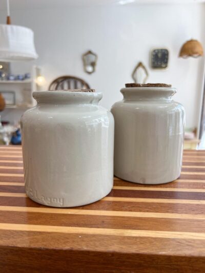 Duo de pots à moutarde anciens en grès