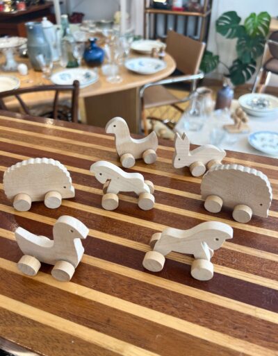Lot de 7 jouets en bois