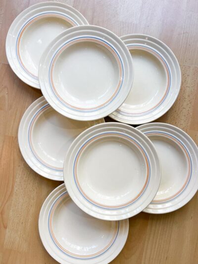 7 assiettes anciennes en faïence - Art déco - France