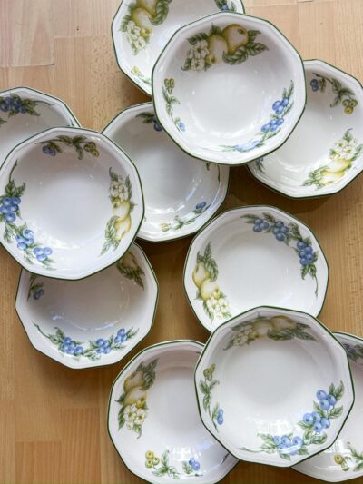 11 assiettes à dessert creuses Churchill