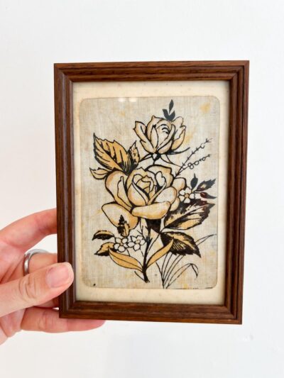 Cadre vintage rose sur tissu