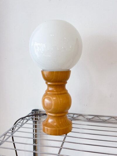 Lampe vintage pied en pin et opaline