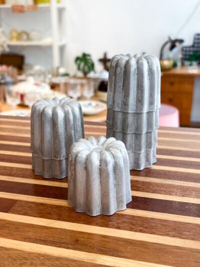 7 Moules à cannelé anciens en alu