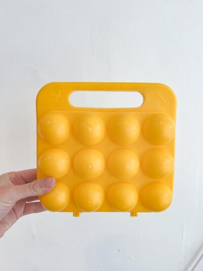 Boîte à œufs vintage plastique