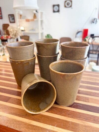 8 gobelets grès vernissé Digoin