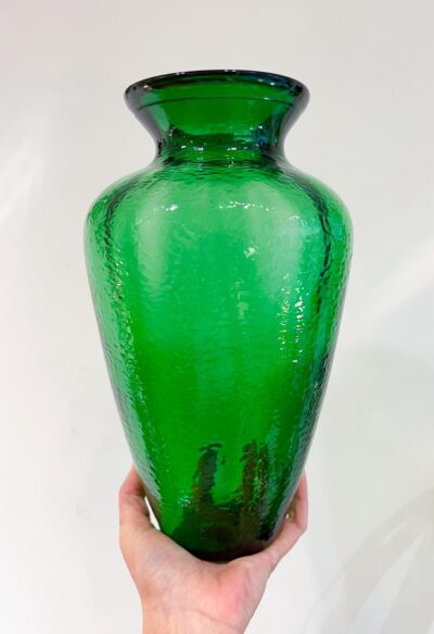 Vase en verre vert
