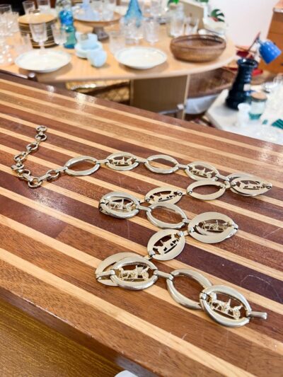 Ceinture chaîne ajustable en métal doré