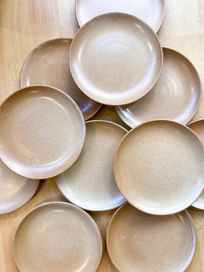 11 assiettes à dessert Grès Village