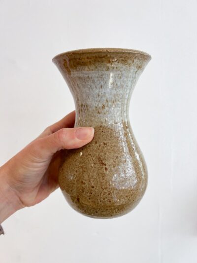 Vase en grès couleur beige 16x10 cm